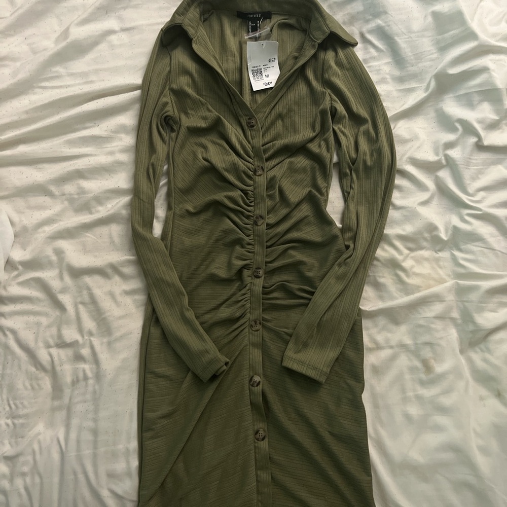 Forever 21  forest green long sleeve collared button down dress UNWORN size M